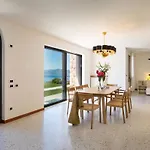 Ceriel Lakeview Retreat آفي