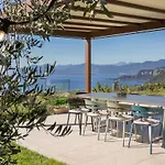 فيلة Ceriel Lakeview Retreat