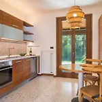 فيلة Ceriel Lakeview Retreat *