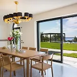 Ceriel Lakeview Retreat آفي