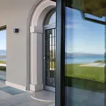 Ceriel Lakeview Retreat * آفي