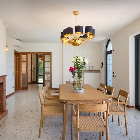 فيلة Ceriel Lakeview Retreat *