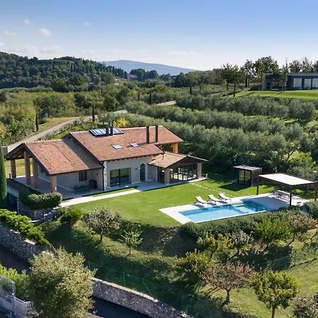 Ceriel Lakeview Retreat فيلة